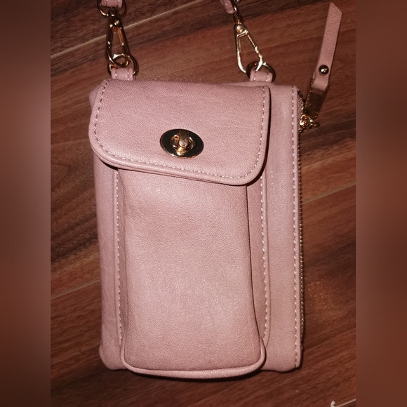 Pink purse - Picture 2 of 5